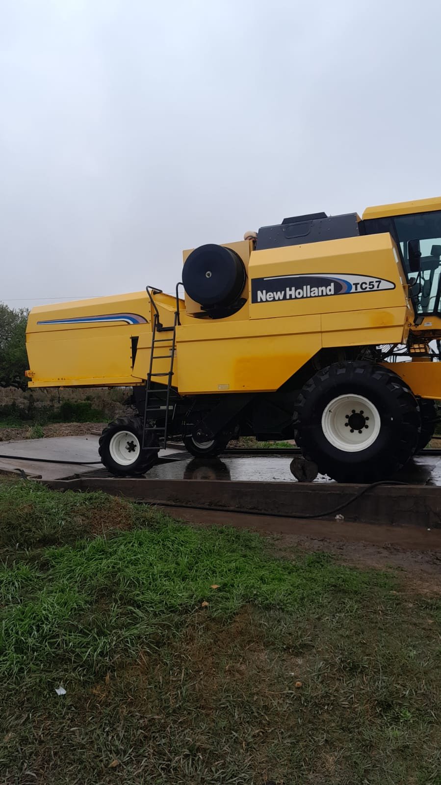 New Holland TC57 Cosechadora
